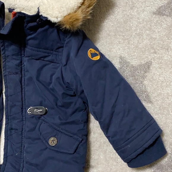 Beautiful jacket - Picture 3 of 6